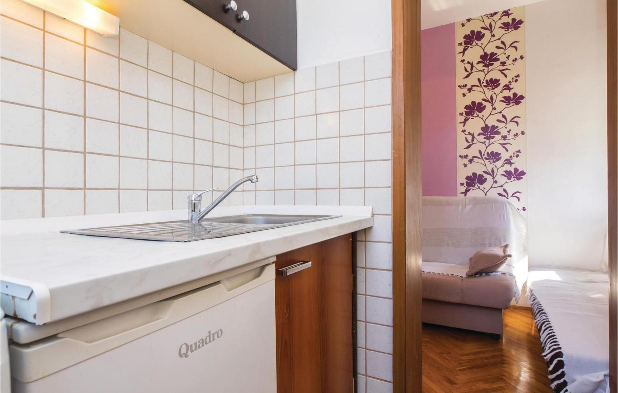 Amazing Apartment In Split With Kitchen Eksteriør bilde
