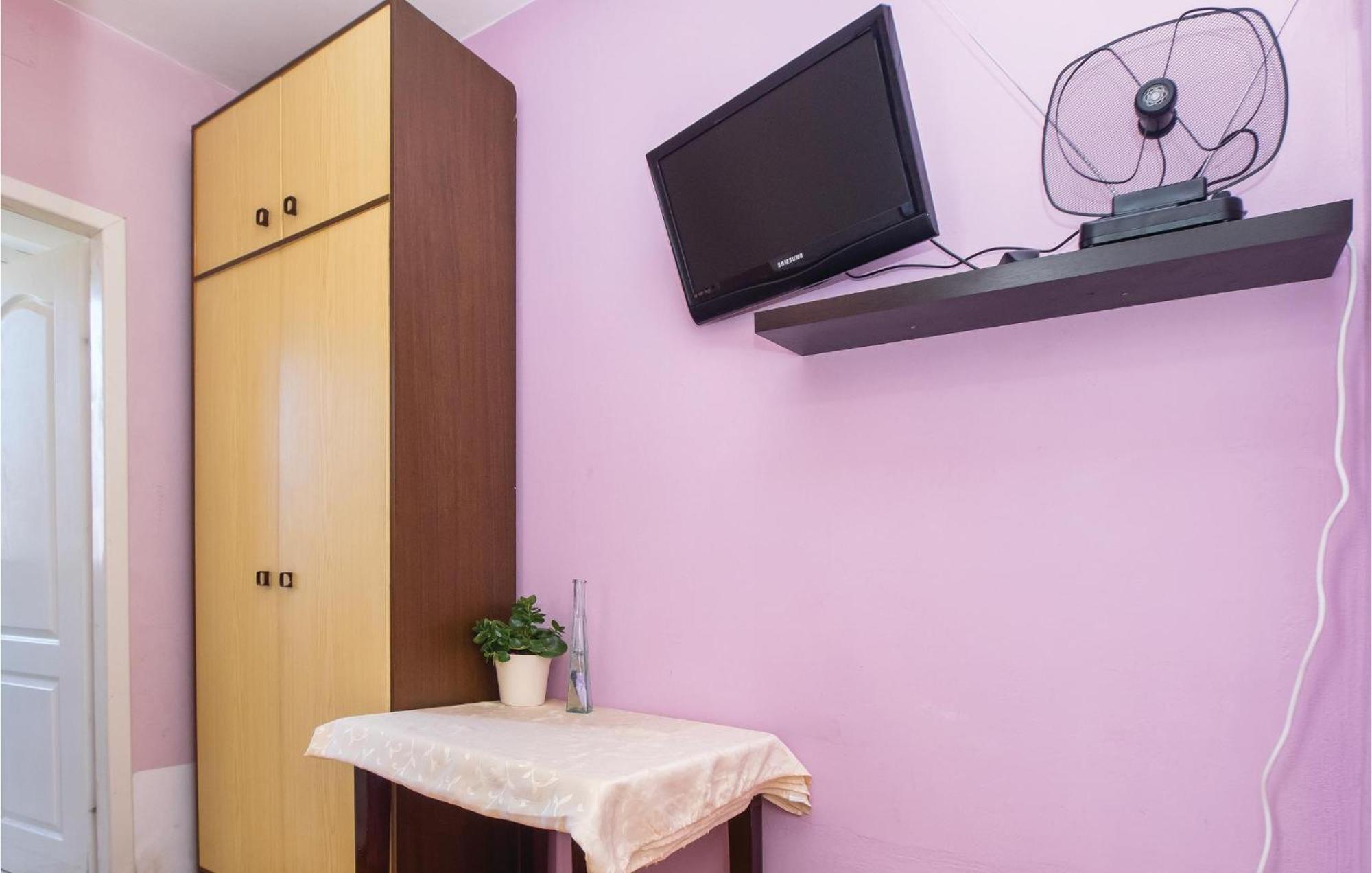 Amazing Apartment In Split With Kitchen Eksteriør bilde